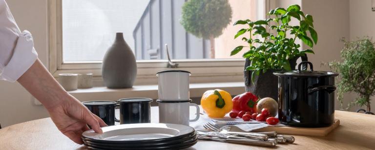 Muurla Emailleteller Basic weiss-schwarz