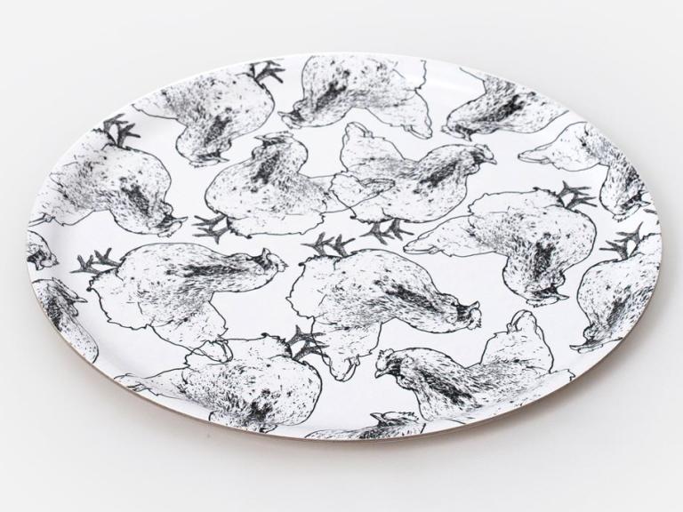 Grosser_runder_Tablett_mit_Huhnmotiv_von_Marjaana_Niskanen