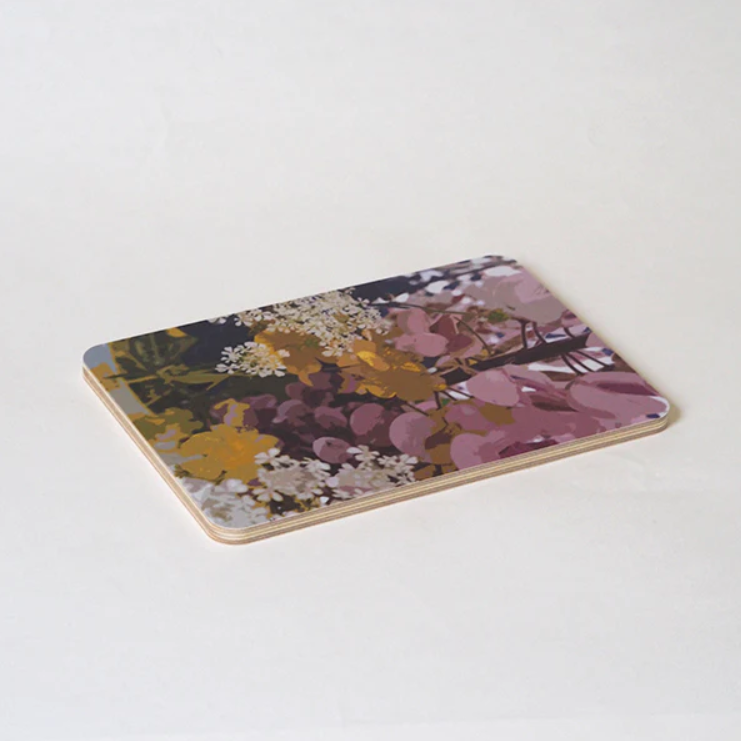 Kleiner_Schneidebrett_aus_Holz_Sommerwiese