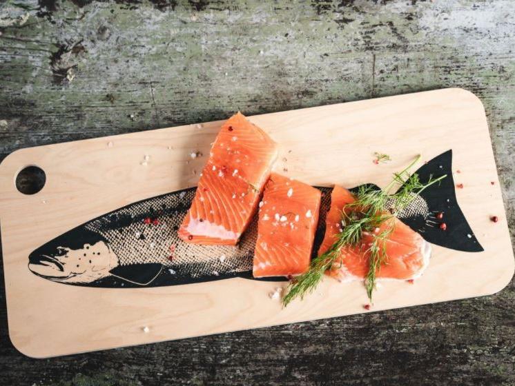 Muurla_Lachs Servier-& Schneidebrett