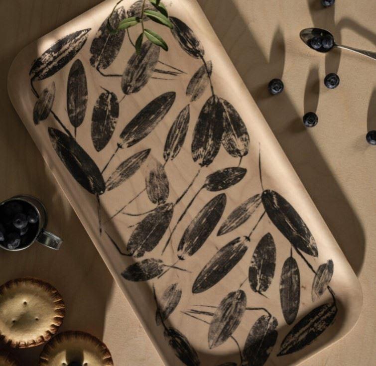 Muurla_Teemu_Järvi_Tablett_Teich_43x22cm_lifestyle 