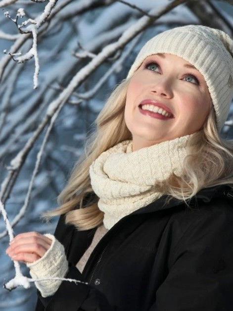 PiritaDesign-Käpy-mütze-und-stülpen-naturweiss