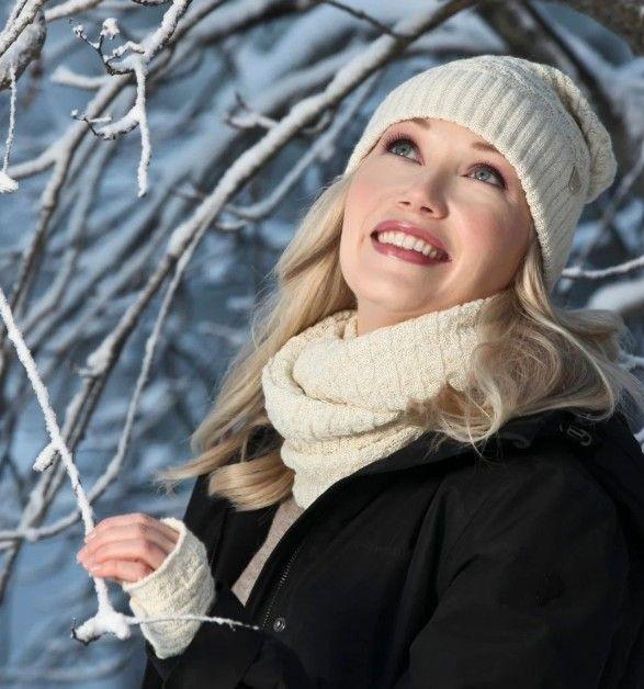 PiritaDesign-Käpy-mütze-und-stülpen-naturweiss