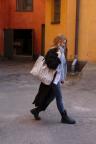 lapuankankurit_halaus_schal_regenblau_und_ruusu_x_hvittrask_tasche_white-grau_1