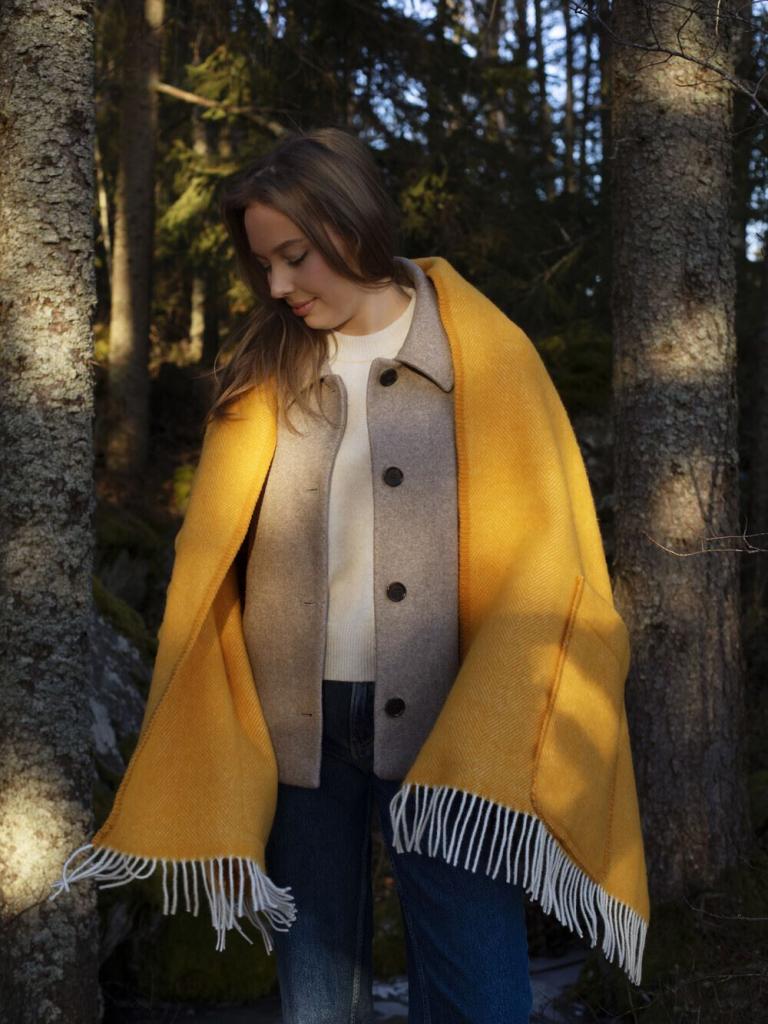 lapuankankurit_Taschenschal_arvo_weiss-orange_2