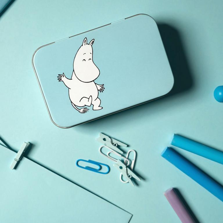 Muurla-Moomin-blech-box-mumintroll-10x65cm-lifestyle