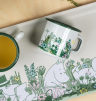 Mumin_Muurla_Emaillebecher_im-garten_3.7dl_lifestyle