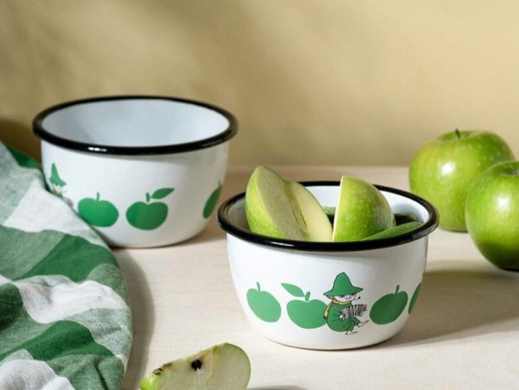 Muurla_Moomin_Emailleschüssel_fröhliche-äpfeln_grün_6dl_0