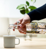 Muurla_Mumin_Glasflasche_Apfel_1L_Lifestyle_0