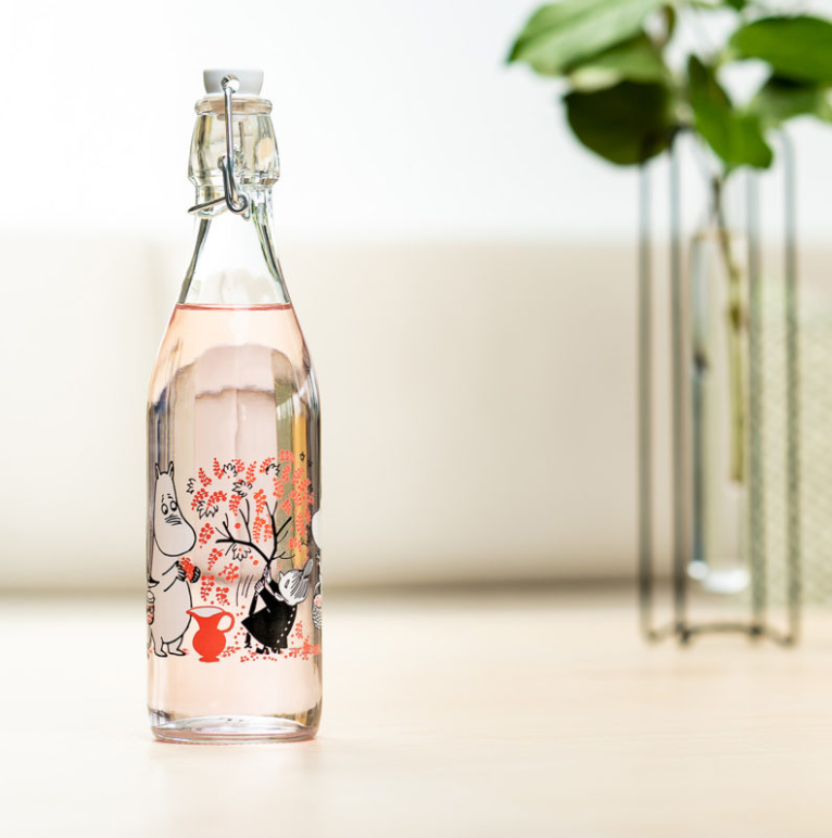 Muurla_Mumin_Glasflasche_Beeren_0.5L_Lifestyle
