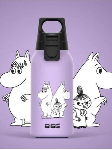 SIGG-X-Mumin_hot-&-cold_Trinkflasche_Freunde_lila_0.33l_quadratisch