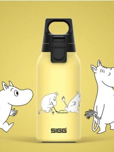 SIGG-X-Mumin_hot-&-cold_Trinkflasche_Mumin_gelb_0.33l_quadratisch