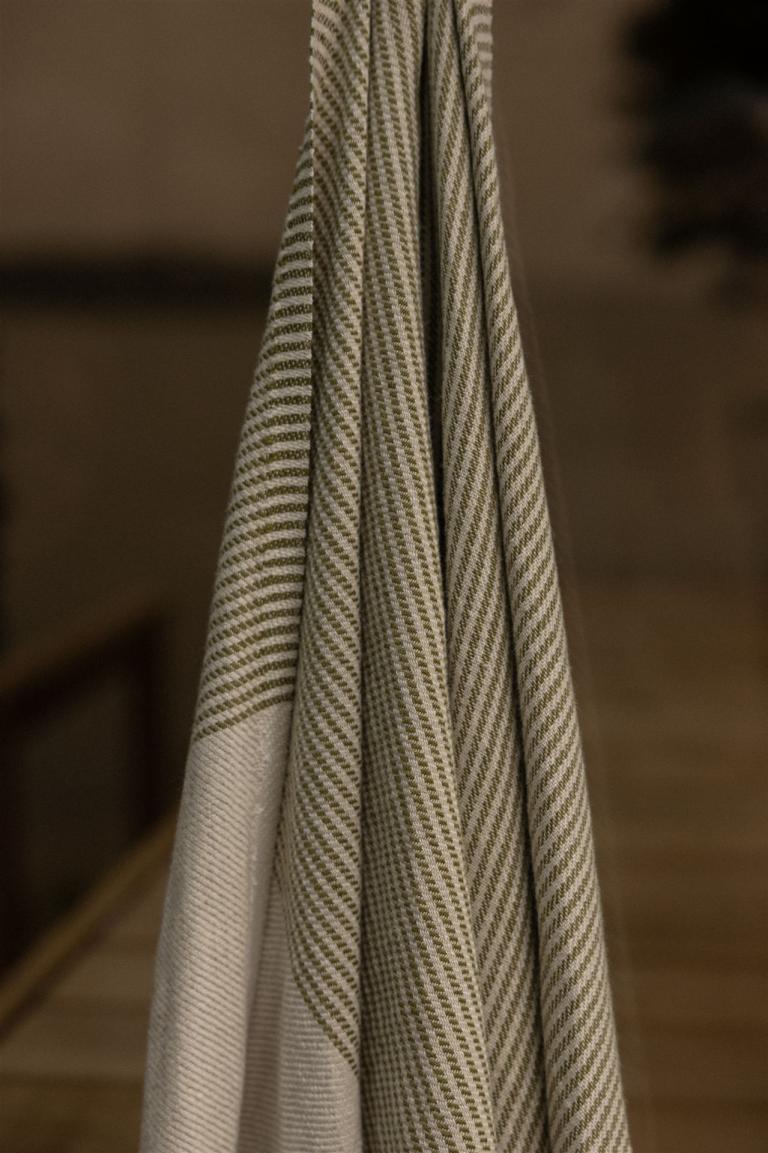 LapuanKankurit-Kaisla-saunatuch-maxi-leinen-olive-1