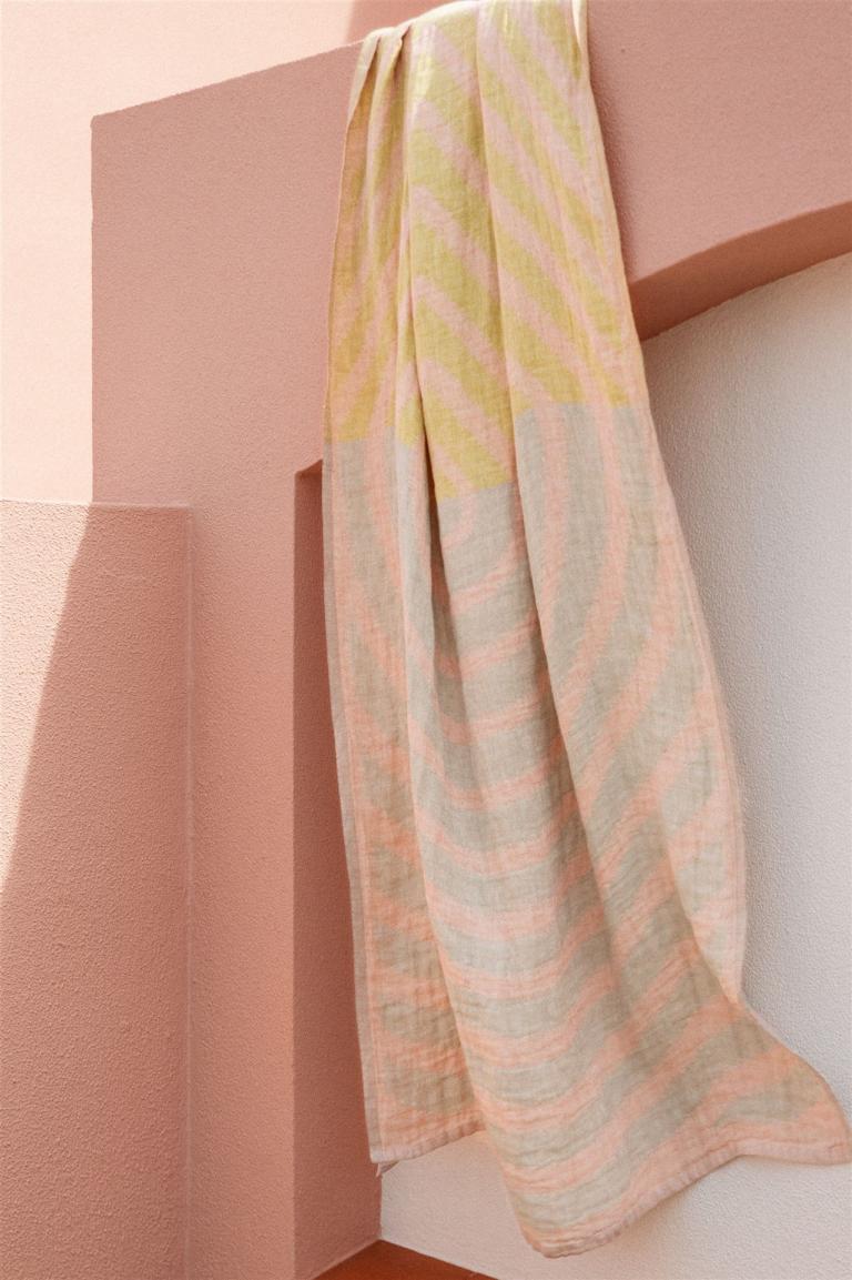 LapuanKankurit-Metsalampi-handtuch-maxi-rosa-grau-lime-2
