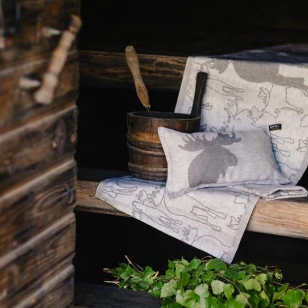 Jokipiin-pellava_KAIKU_Saunakissen_&_Liegeschutz_0