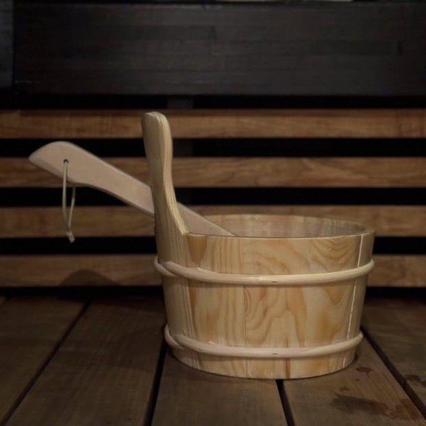 Sauna-Aufgussset-mit Saunakübel-und-kelle-aus-Kiefer-1