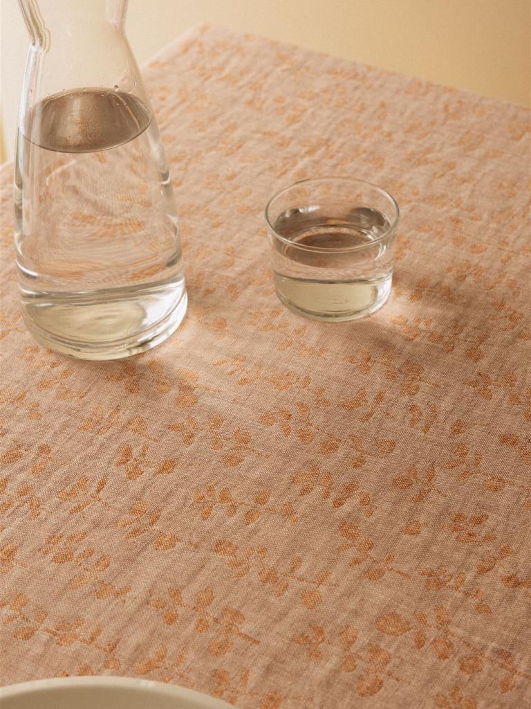 LapuanKankurit-Meirami-tischtuch-decke-zimt-rosa-lifestyle-2