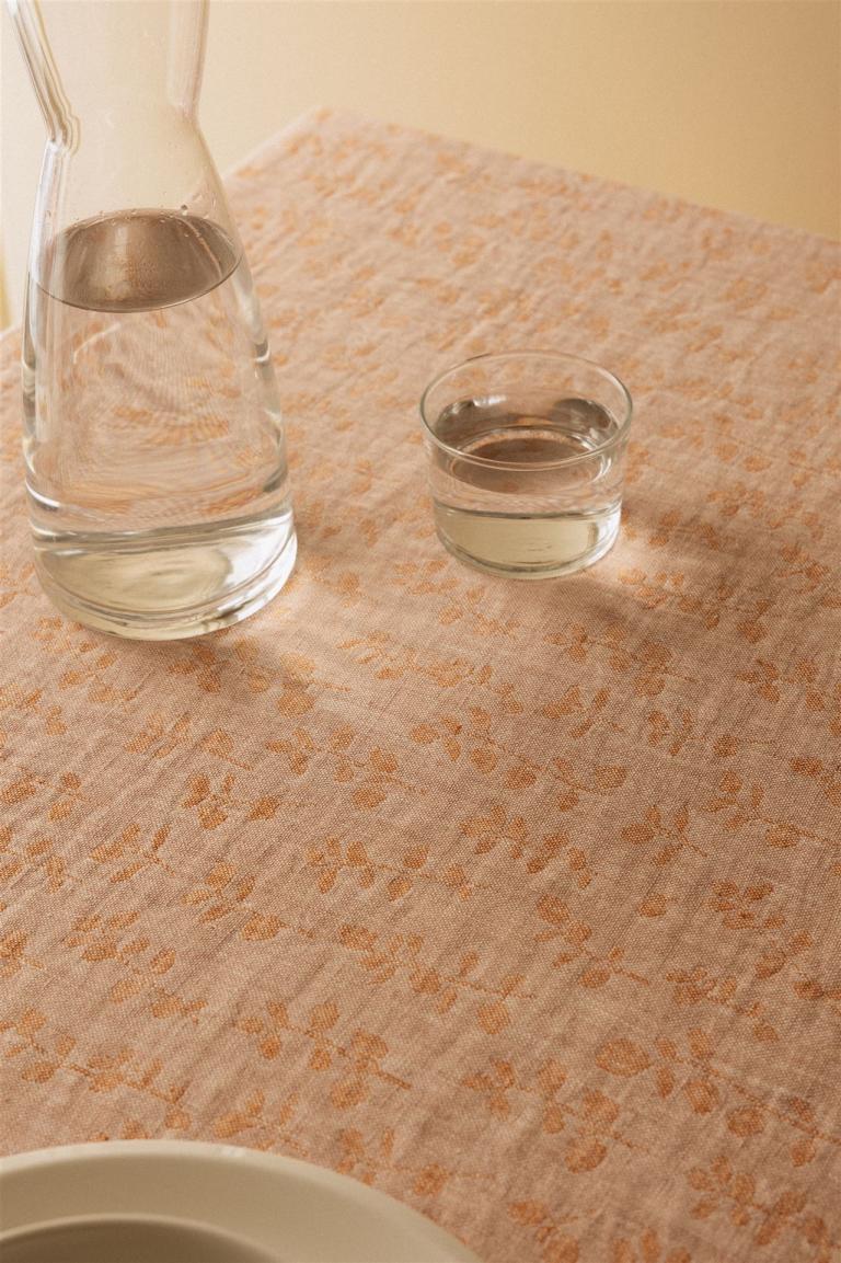 LapuanKankurit-Meirami-tischtuch-decke-zimt-rosa-lifestyle-2
