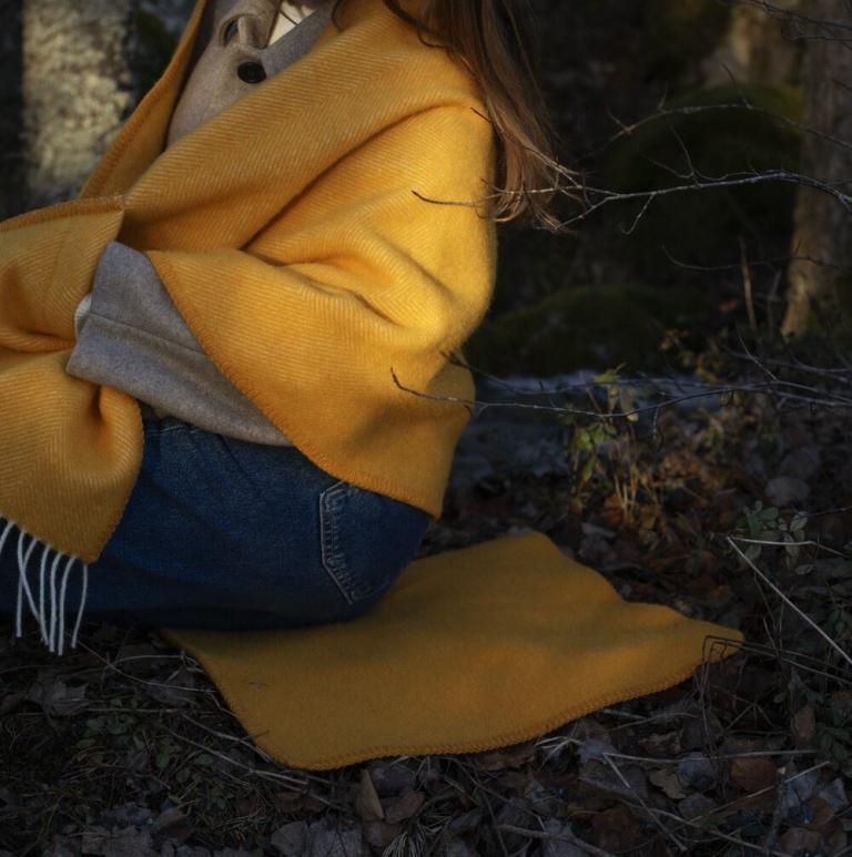 lapuankankurit_sitzunterlage_&_taschenschal_arvo_orange_0