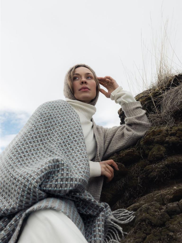 LapuanKankurit-Wolldecke-Havas-färberweide-gefärbte-blau-2