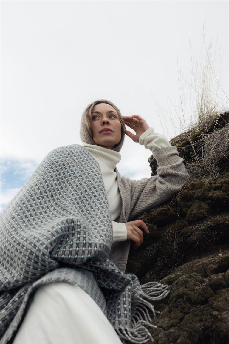 LapuanKankurit-Wolldecke-Havas-färberweide-gefärbte-blau-2