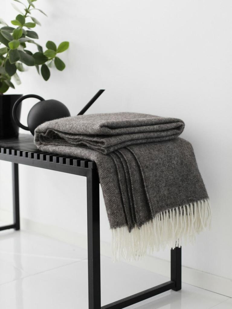 lapuankankurit_arvo_blanket_white-melange_brown