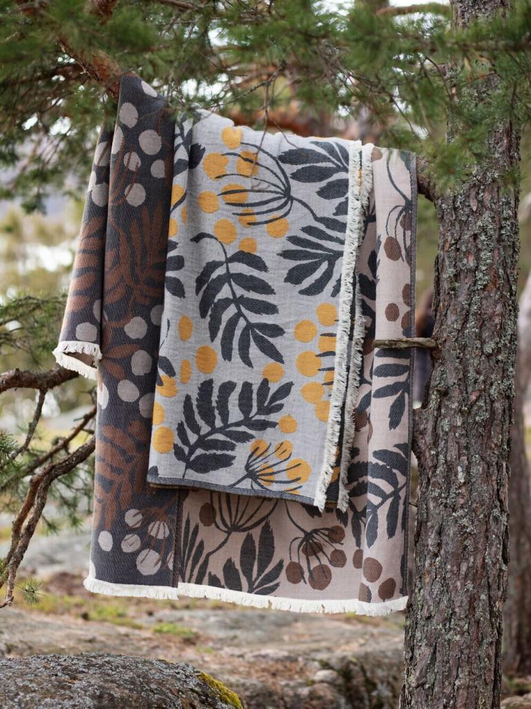 lapuankankurit_pihapuu_decke_beige-braun-schwarzk_und_grau-honig-schwarz_0