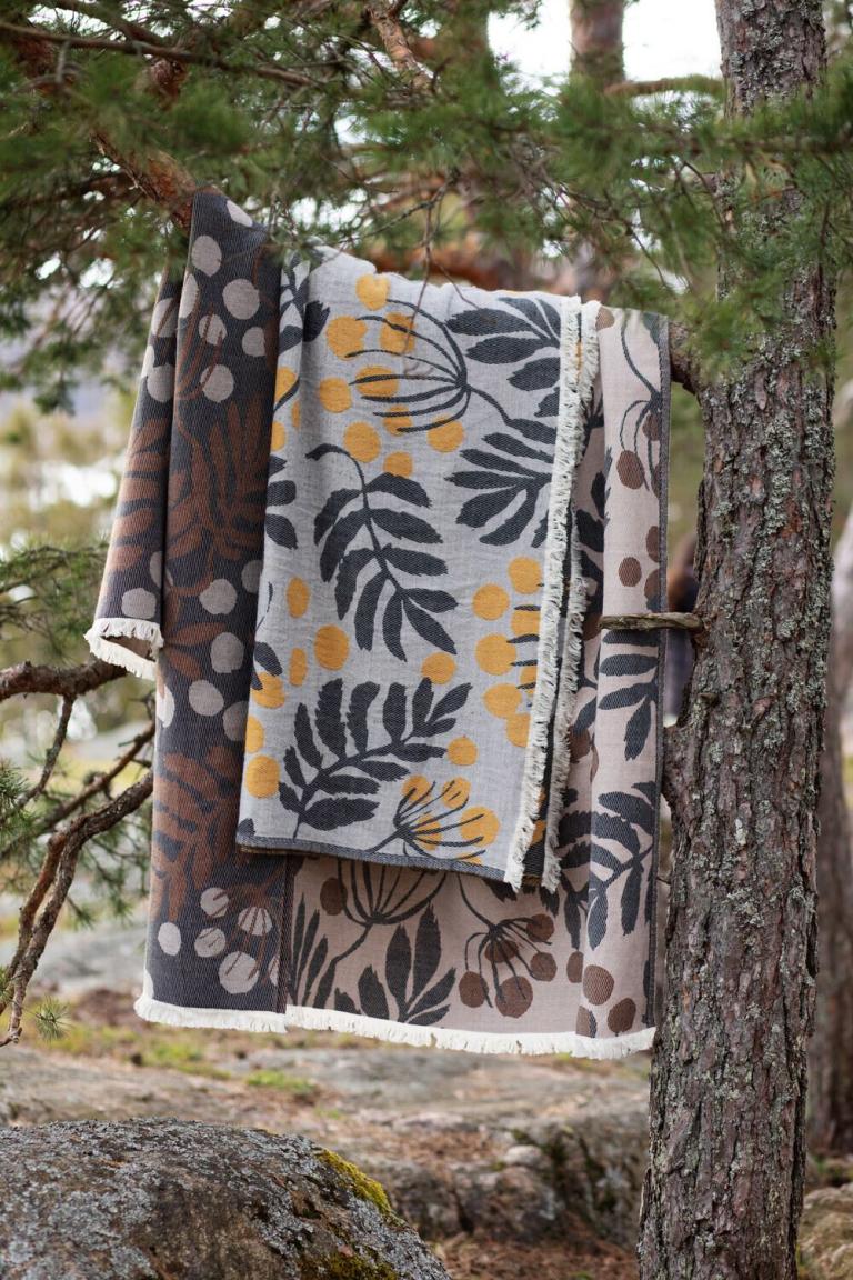lapuankankurit_pihapuu_decke_beige-braun-schwarzk_und_grau-honig-schwarz_0
